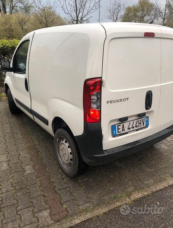 Usata Peugeot Bipper 70 CV (51 kW) 2010 Bianco Monovolume