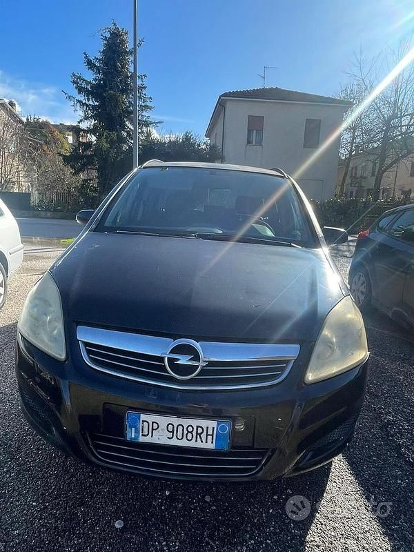 Usata Opel Zafira 94 CV (69 kW) 2008 Nero Monovolume