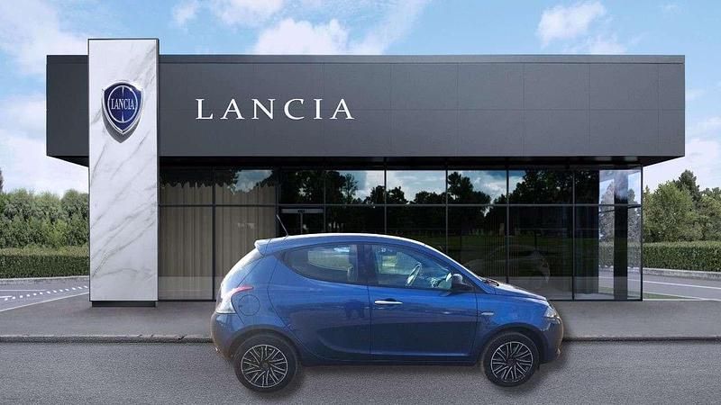 Usata Lancia Ypsilon Silver 69 CV (50 kW) 2022 Blu Utilitaria