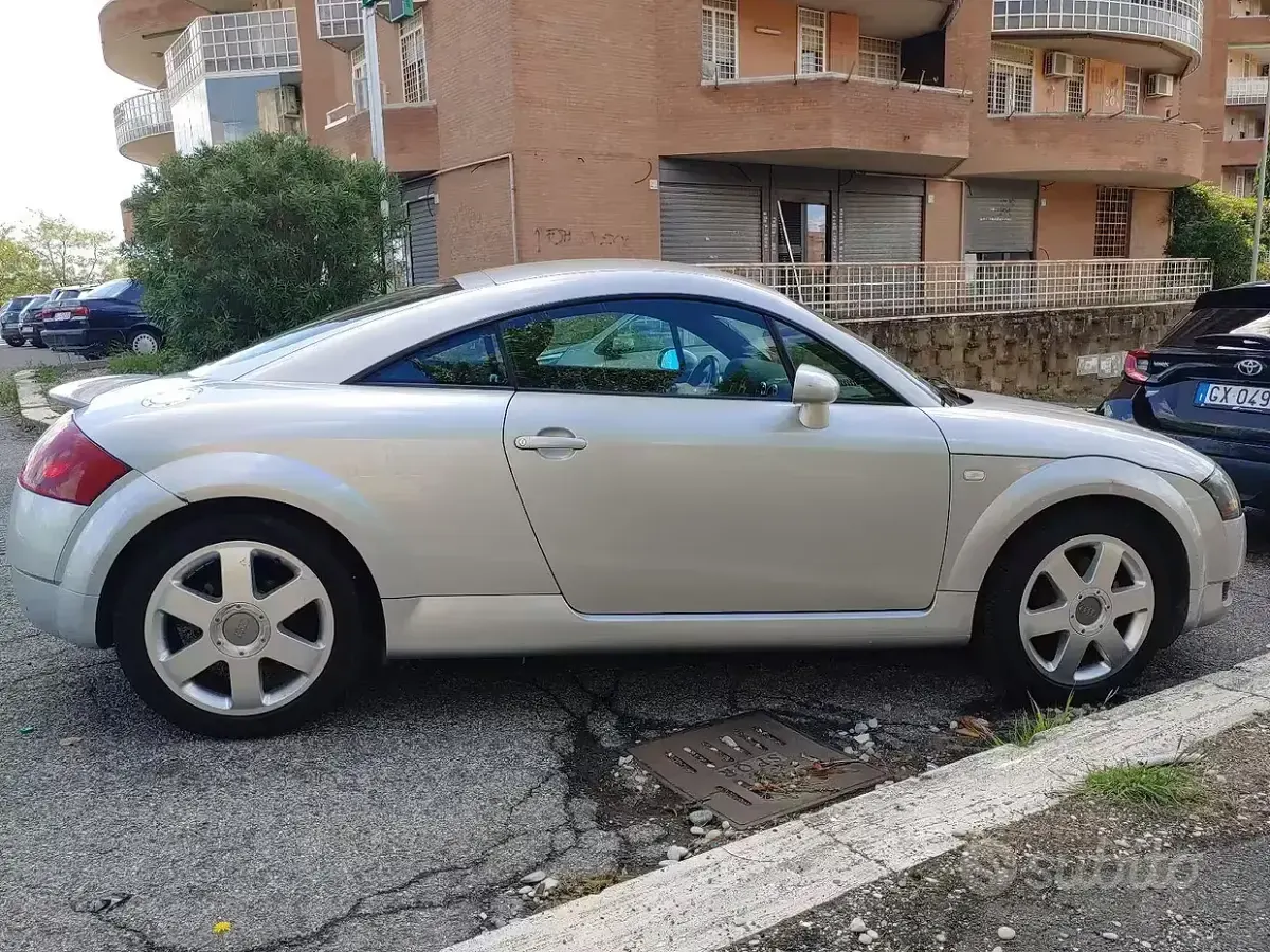 Usata Audi TT 225 CV (165 kW) 2001 Grigio Coupé