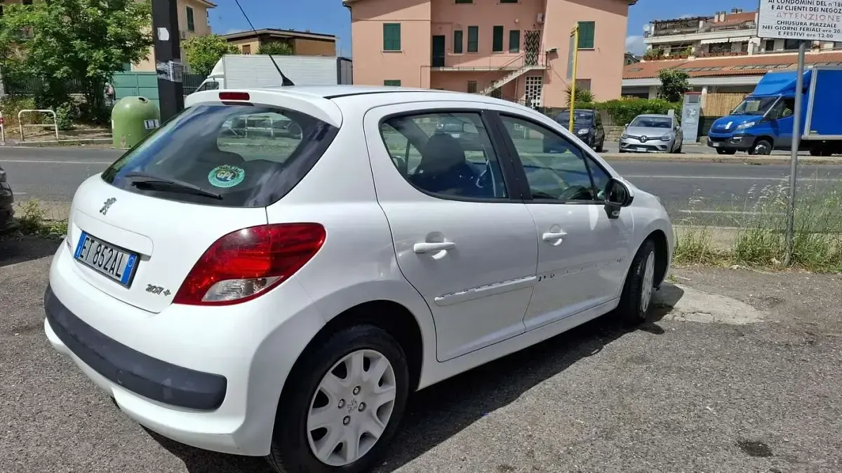 Usata Peugeot 207 73 CV (53 kW) 2013 Bianco Berlina