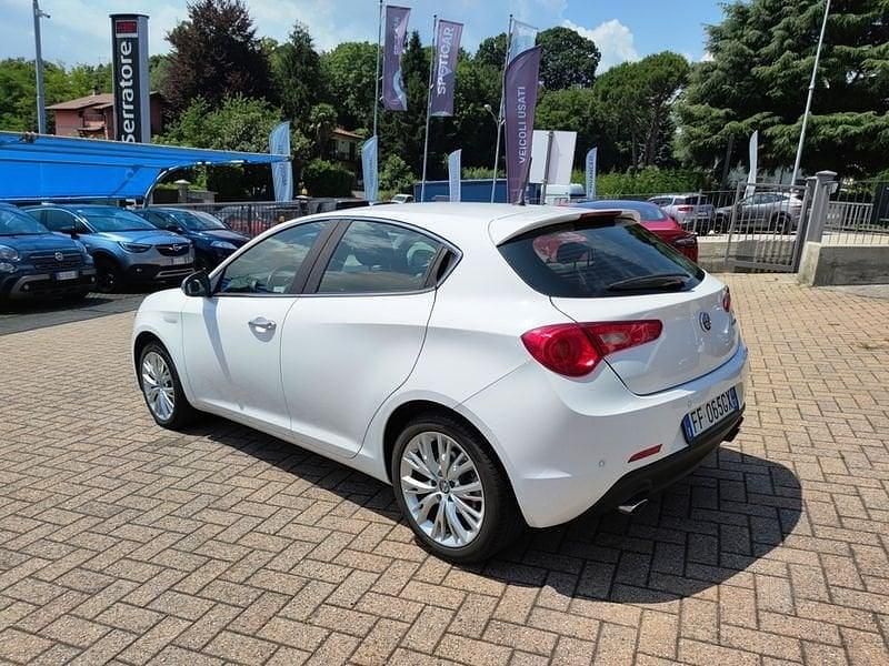 Usata Alfa Romeo Giulietta Super 150 CV (110 kW) 2016 Bianco Utilitaria