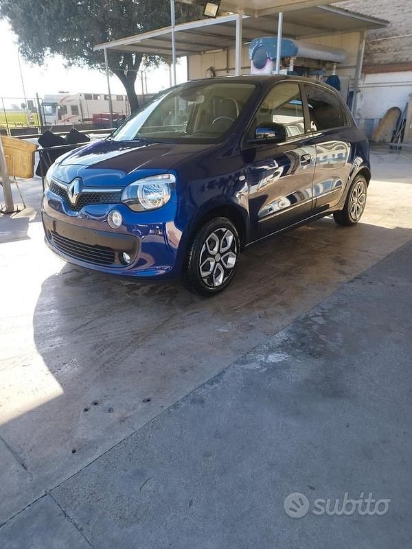 Blu Usata 2016 Renault Twingo Cosmic Due volumi | 8000 € (Buon prezzo) - Immagine 1/4