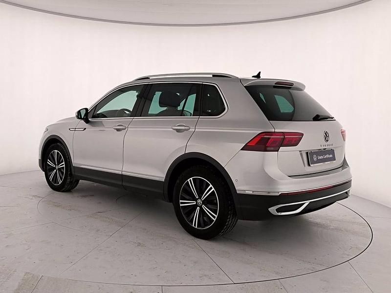 Usata VW Tiguan Elegance 150 CV (110 kW) 2023 Reflex silver metallizzato SUV