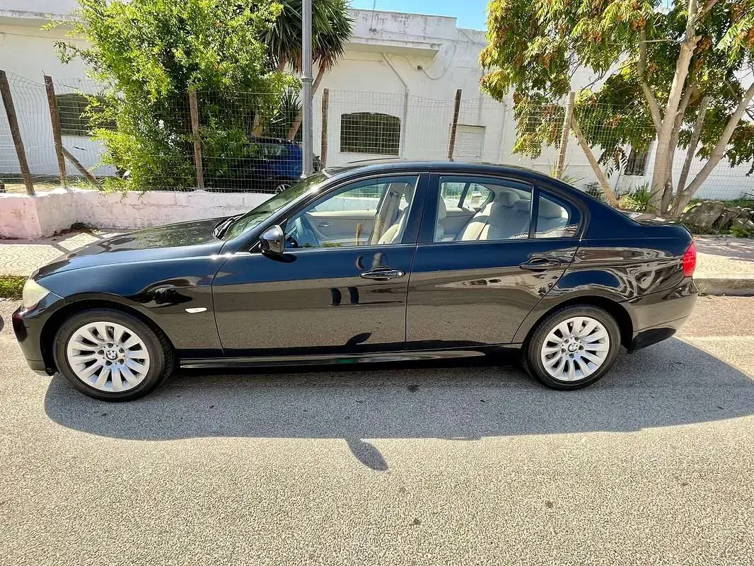 Usata BMW 318 143 CV (105 kW) 2009 Nero Berlina