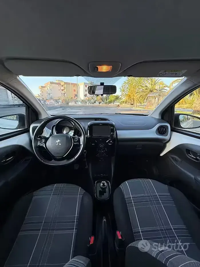 Usata Peugeot 108 Allure 69 CV (50 kW) 2017 Bianco Utilitaria