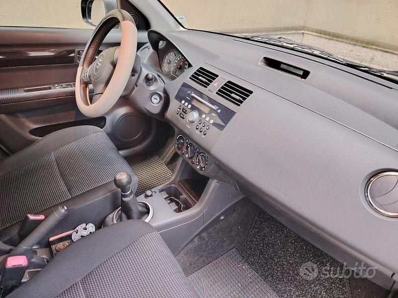 Usata Suzuki Swift GL 92 CV (67 kW) 2009 Grigio Utilitaria