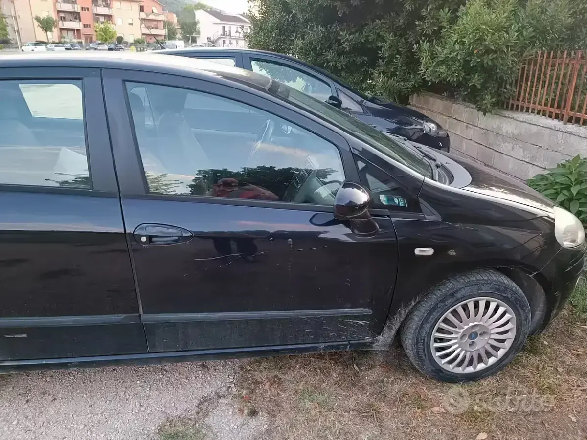 Usata Fiat Grande Punto 75 CV (55 kW) 2006 Nero Utilitaria