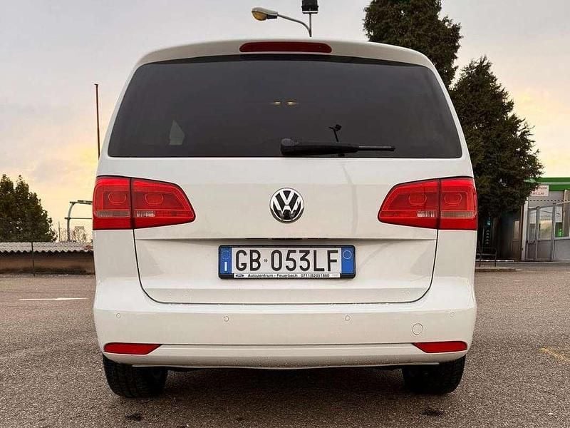 Bianco Usata 2014 VW Touran Trendline Monovolume | 8000 € (Buon prezzo) - Immagine 1/4