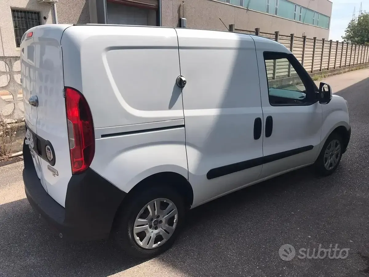 Usata Fiat Doblò 95 CV (69 kW) 2017 Bianco Monovolume