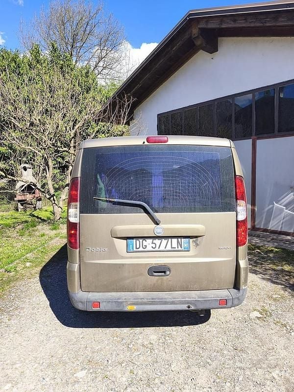 Usata Fiat Doblò 120 CV (88 kW) 2007 Monovolume