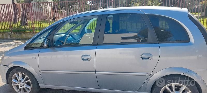 Usata Opel Meriva 2008 Grigio Monovolume