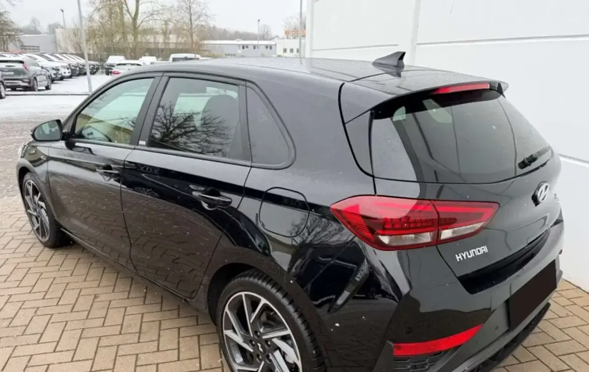 Usata Hyundai i30 N Line 160 CV (117 kW) 2021 Nero metallizzato Berlina