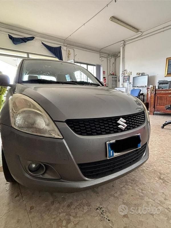 Brugt Suzuki Swift 75 HK (55 kW) 2012 Grå Hatchback