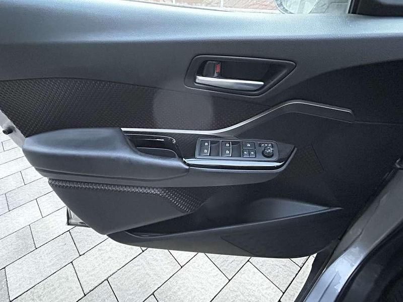 Usata Toyota C-HR Lounge 98 CV (72 kW) 2017 SUV