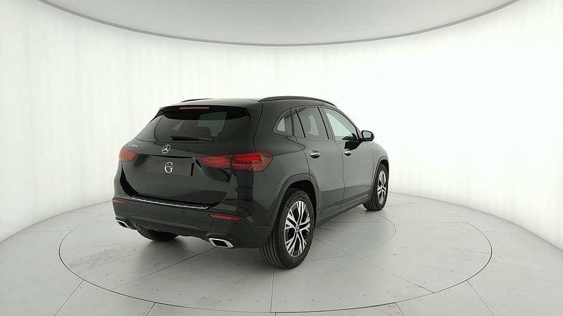Nuova Mercedes GLA200 Advanced Plus 150 CV (110 kW) 2026 Nero cosmo metallizzato SUV