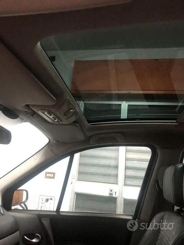 Usata Renault Scénic II 120 CV (88 kW) 2005 Monovolume