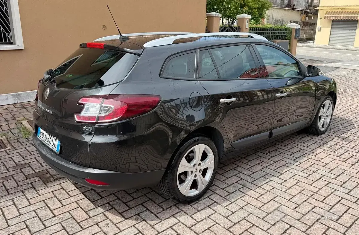 Usata Renault Mégane GrandTour 110 CV (80 kW) 2010 Nero Station wagon