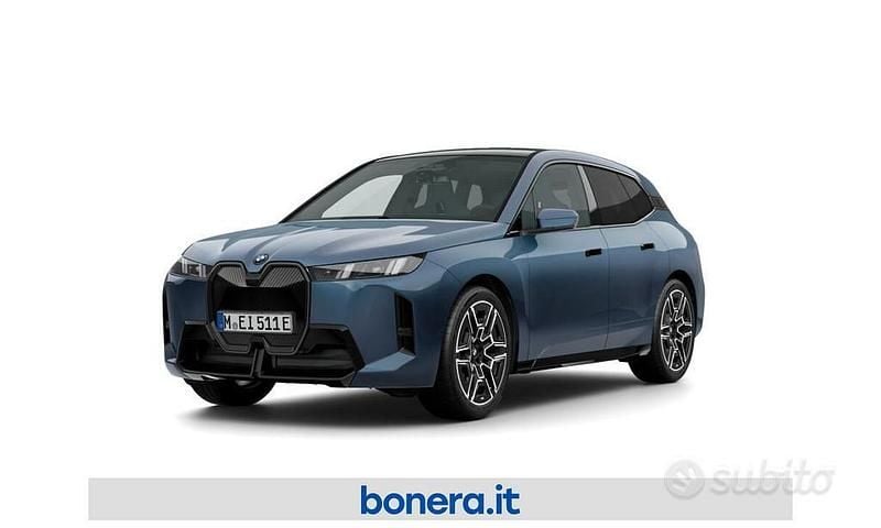 Usata BMW iX M Sport 300 kW (408 CV) 2025 Blu SUV