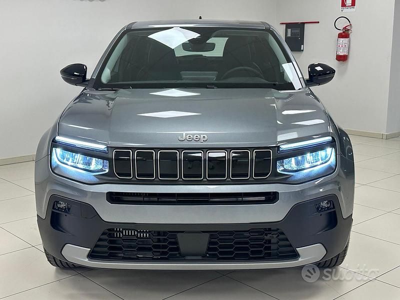 Nuova Jeep Avenger Altitude 101 CV (74 kW) 2025 Grigio SUV