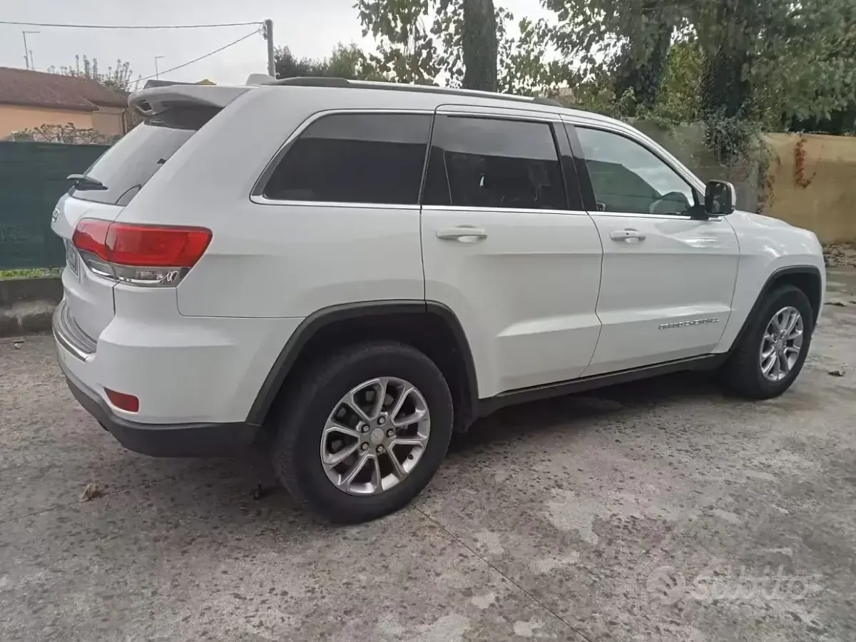 Usata Jeep Cherokee 250 CV (183 kW) 2014 Bianco SUV