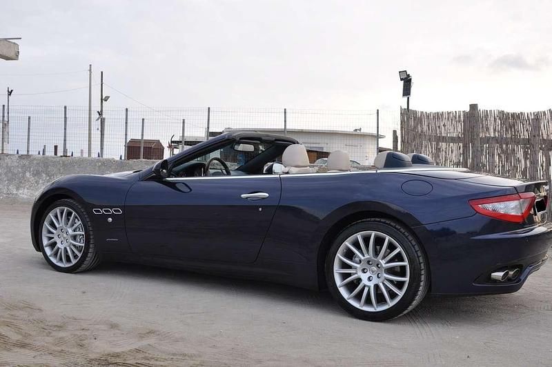 Usata Maserati GranCabrio 439 CV (322 kW) 2010 Blu/azzurro Cabrio