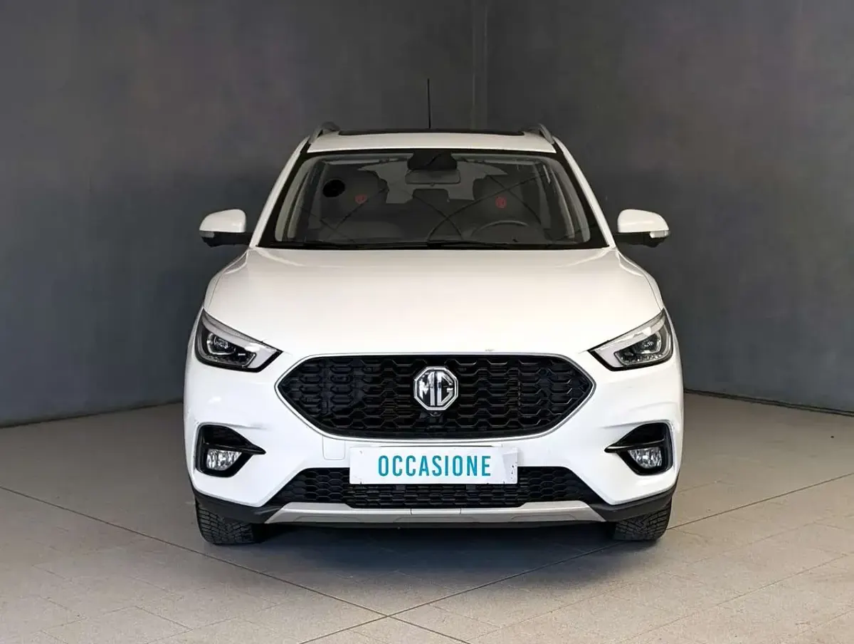 Usata MG ZS Luxury 111 CV (81 kW) 2023 Bianco SUV