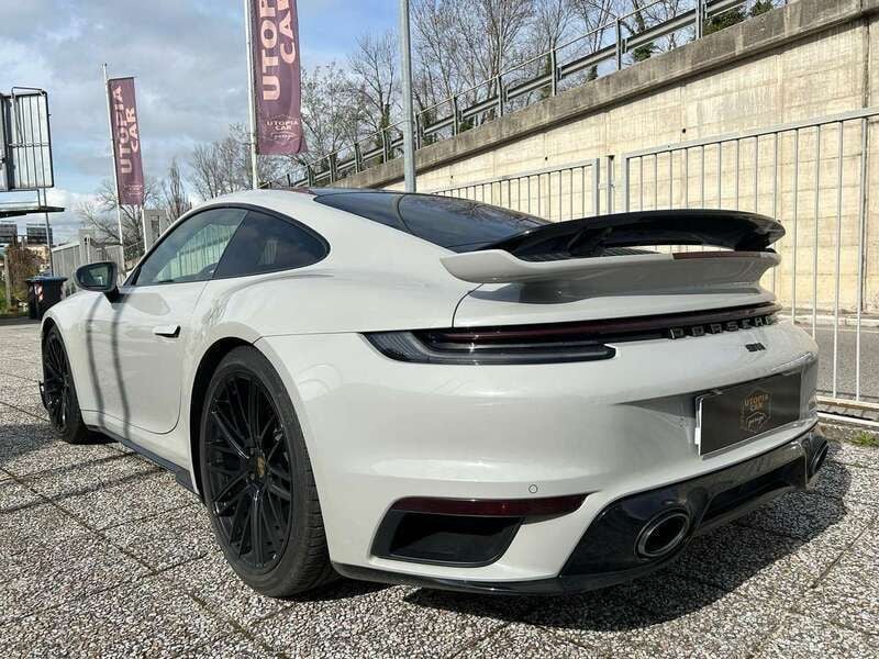 Usata Porsche 992 581 CV (427 kW) 2021 Gesso Coupé