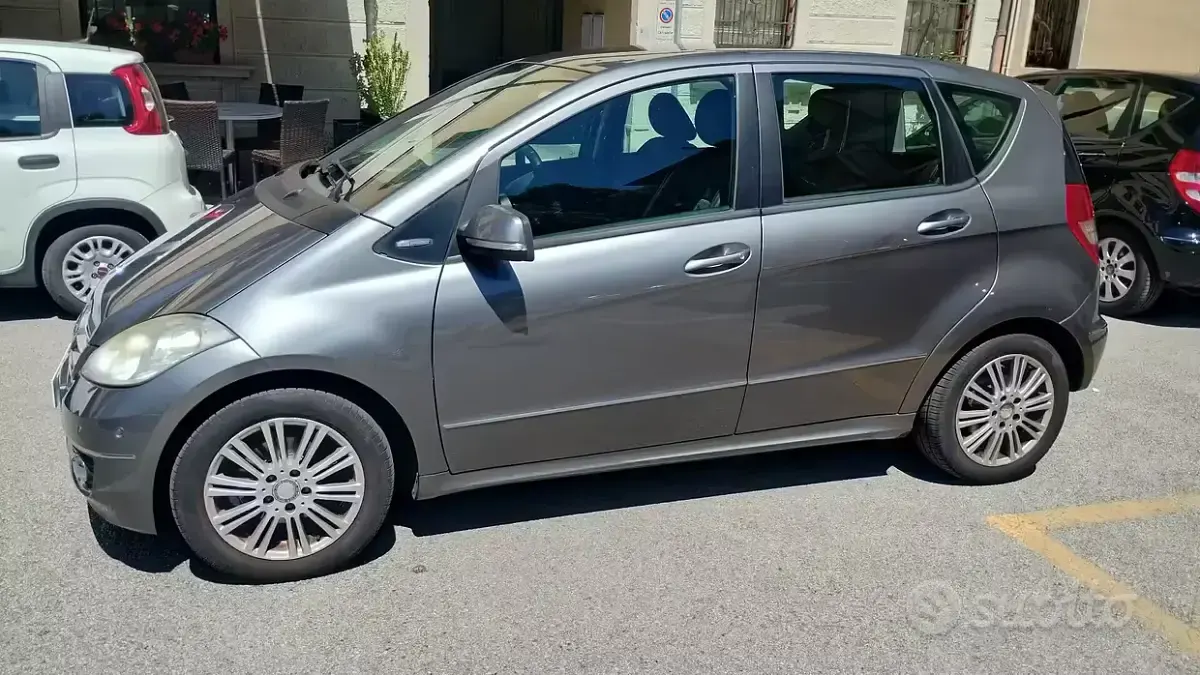 Usata Mercedes A160 95 CV (69 kW) 2010 Grigio Berlina