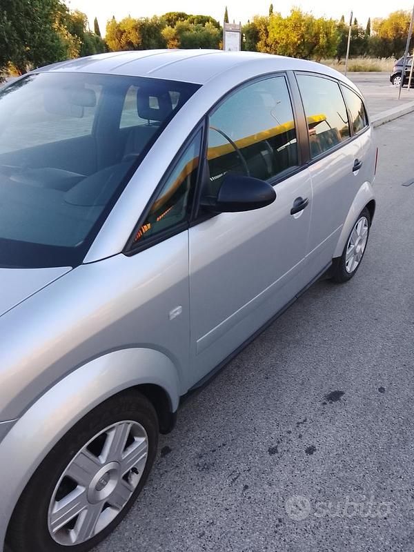 Usata Audi A2 75 CV (55 kW) 2001 Grigio Utilitaria