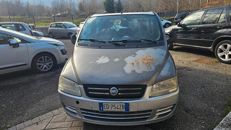 Usata Fiat Multipla Dynamic 119 CV (87 kW) 2006 Argento Monovolume