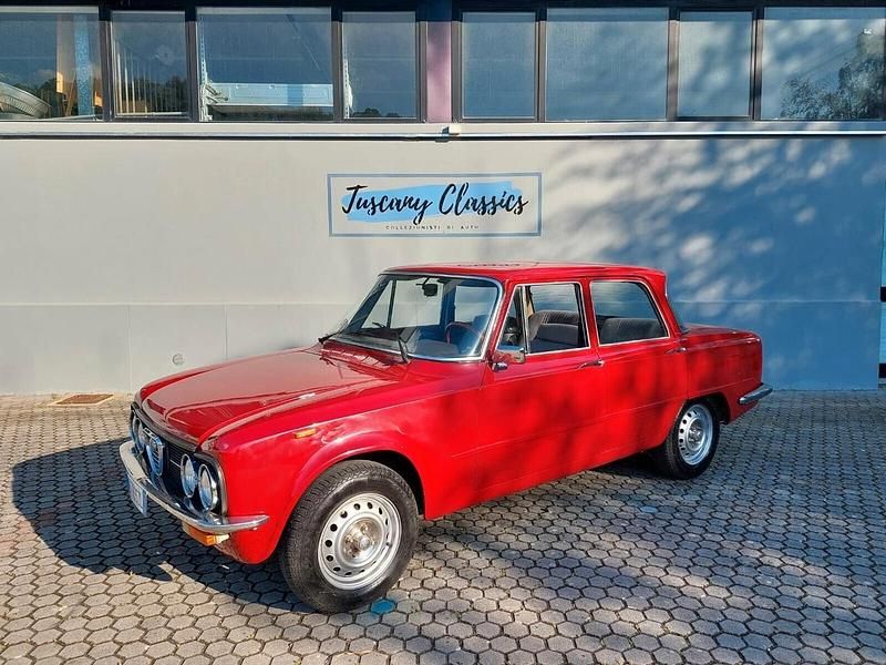 Rosso Usata 1975 Alfa Romeo Giulia Super Tre volumi | 11.000 € - Immagine 1/4