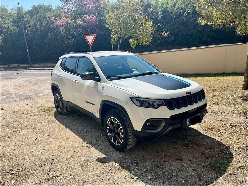 Usata Jeep Compass Trailhawk 179 CV (131 kW) 2023 Bianco SUV