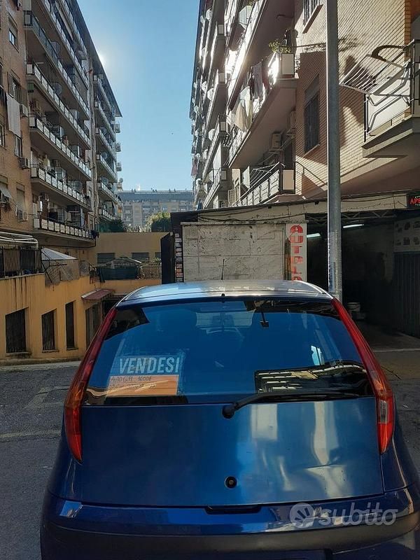 Usata Fiat Punto 60 CV (44 kW) 2002 Blu Berlina