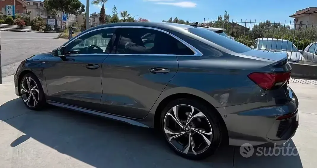 Usata Audi A3 Comfort 150 CV (110 kW) 2023 Grigio Berlina