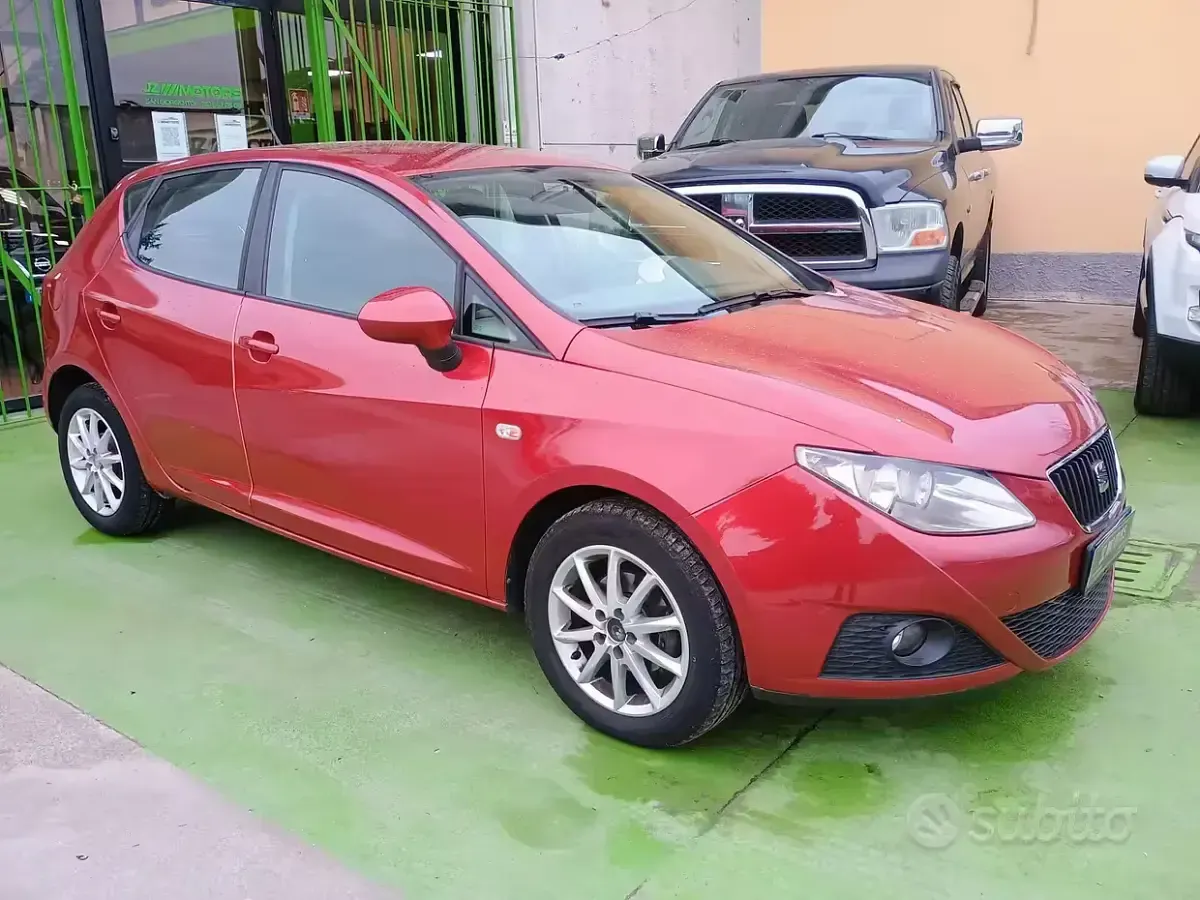 Usata Seat Ibiza 75 CV (55 kW) 2011 Rosso Berlina