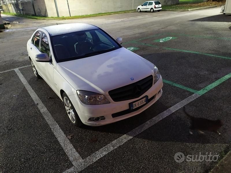 Usata Mercedes C220 Avantgarde 170 CV (125 kW) 2007 Bianco Berlina