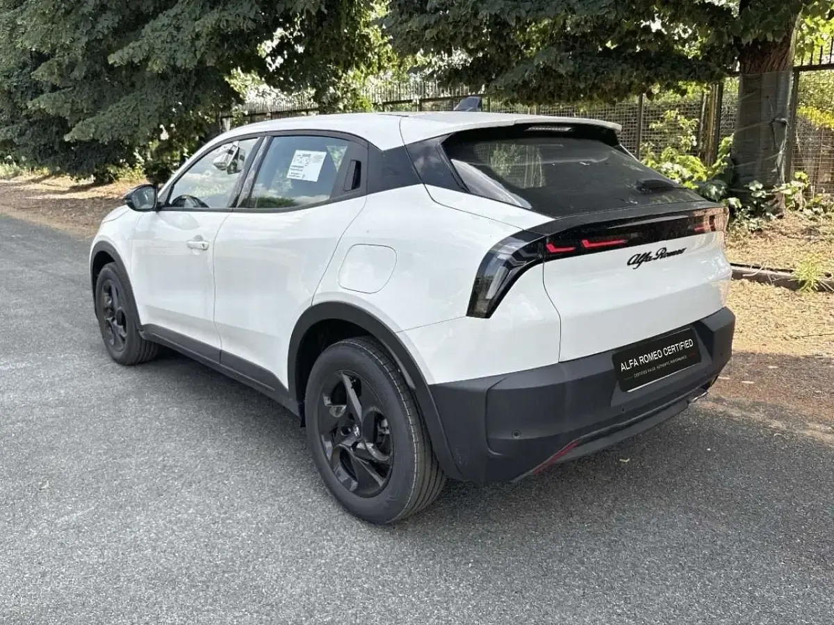 Nuova Alfa Romeo Junior 136 CV (100 kW) 2025 Grigio SUV