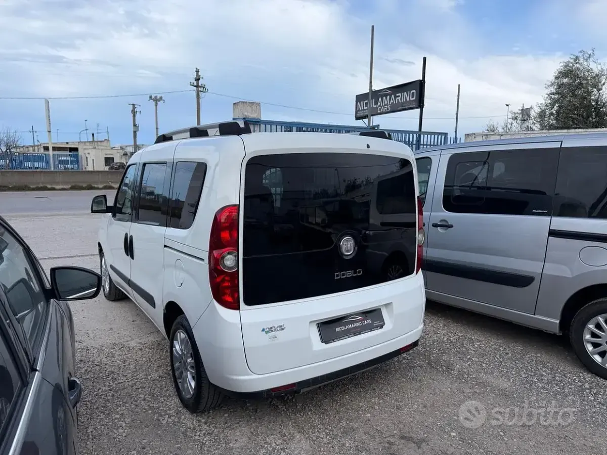 Usata Fiat Doblò Emotion 103 CV (75 kW) 2011 Bianco Monovolume