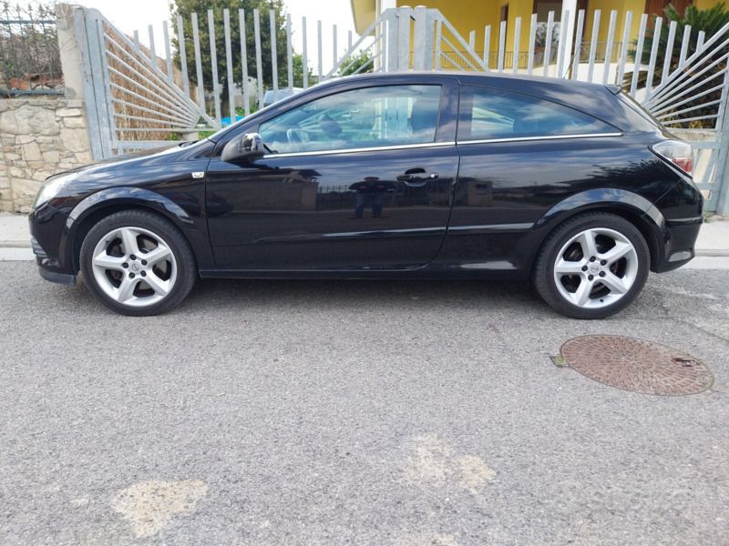 Usata 2007 Opel Astra GTC Cosmo Due volumi | 3000 € (Buon prezzo) - Immagine 1/4