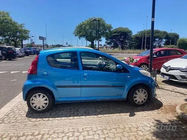Usata Peugeot 107 68 CV (50 kW) 2008 Blu Utilitaria
