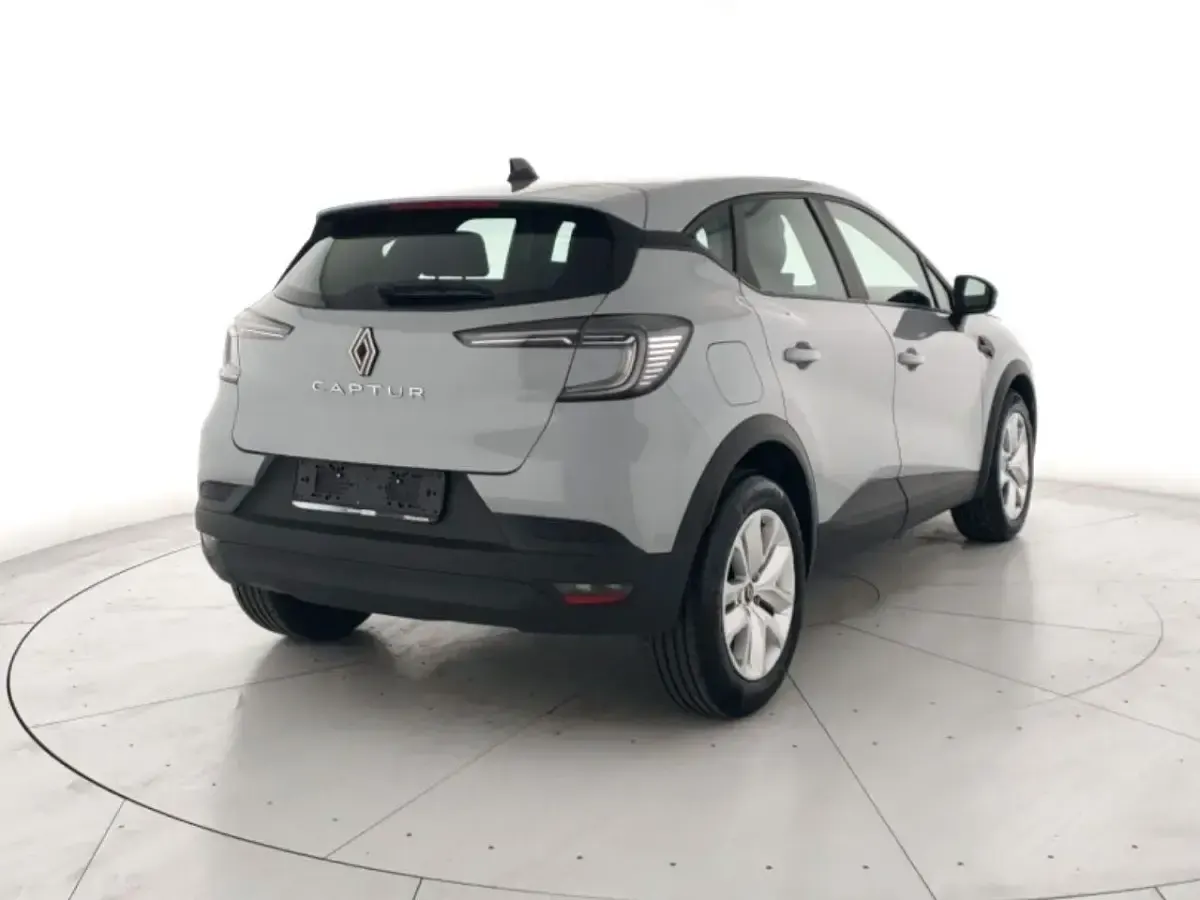Usata Renault Captur Evolution 100 CV (73 kW) 2025 Grigio SUV