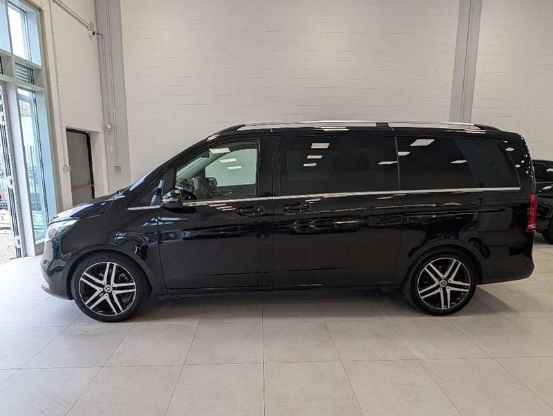 Usata Mercedes V250 Premium 190 CV (139 kW) 2023 Nero Monovolume