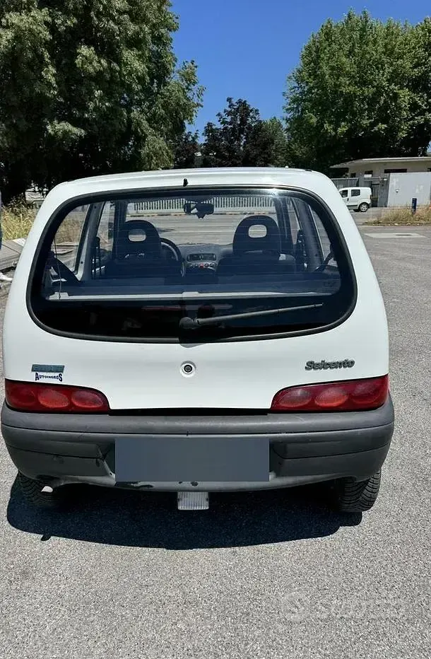 Usata Fiat 600 54 CV (39 kW) 2003 Bianco Berlina
