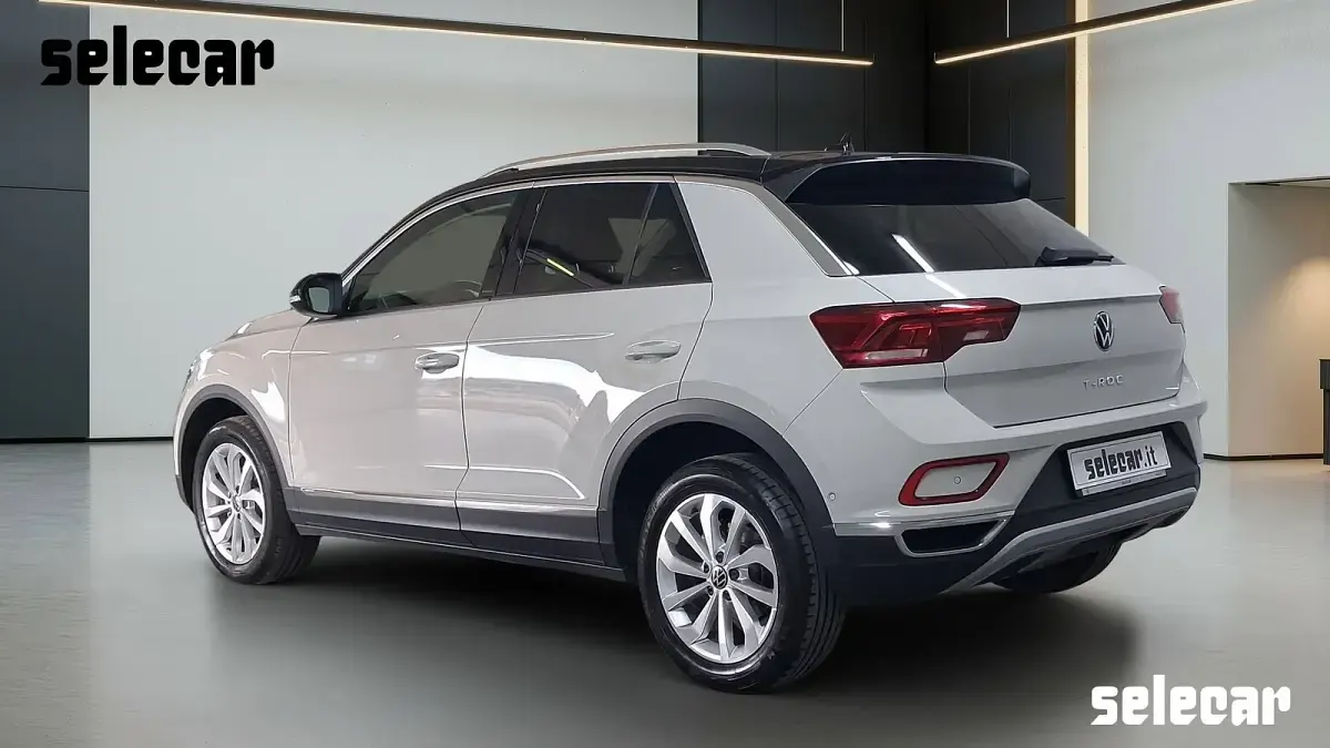 Usata VW T-Roc Style 110 CV (80 kW) 2023 6ua1 ascot grey tetto nero SUV