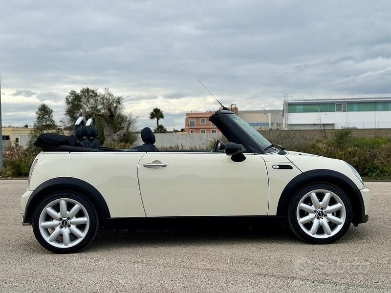 Usata Mini One Cabriolet 89 CV (65 kW) 2007 Beige Cabrio