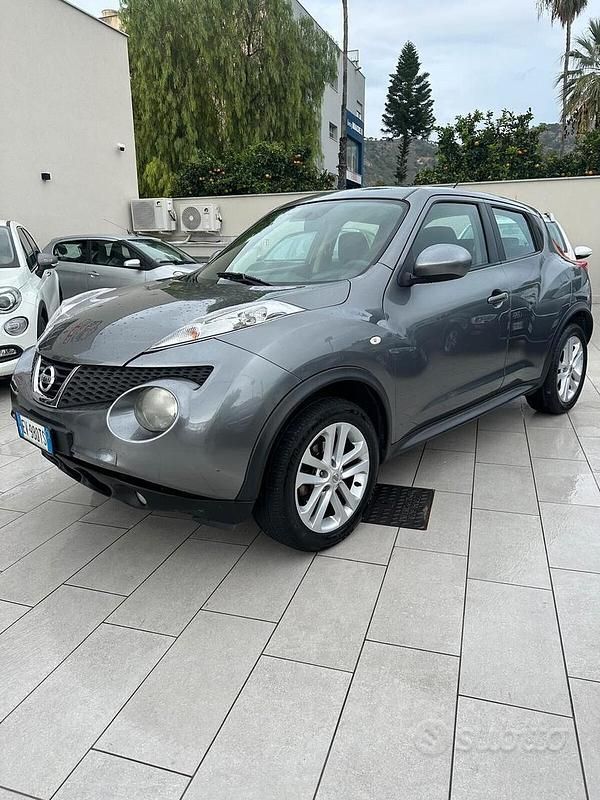 Usata Nissan Juke Acenta 110 CV (80 kW) 2014 Grigio SUV