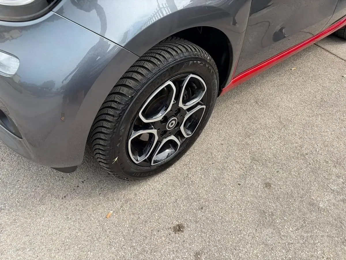 Usata Smart ForFour Passion 71 CV (52 kW) 2018 Grigio Utilitaria
