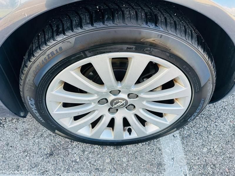 Usata Opel Insignia Cosmo 130 CV (95 kW) 2012 Blu Station wagon