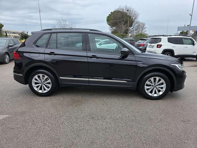 Usata VW Tiguan Life 150 CV (110 kW) 2021 Nero SUV
